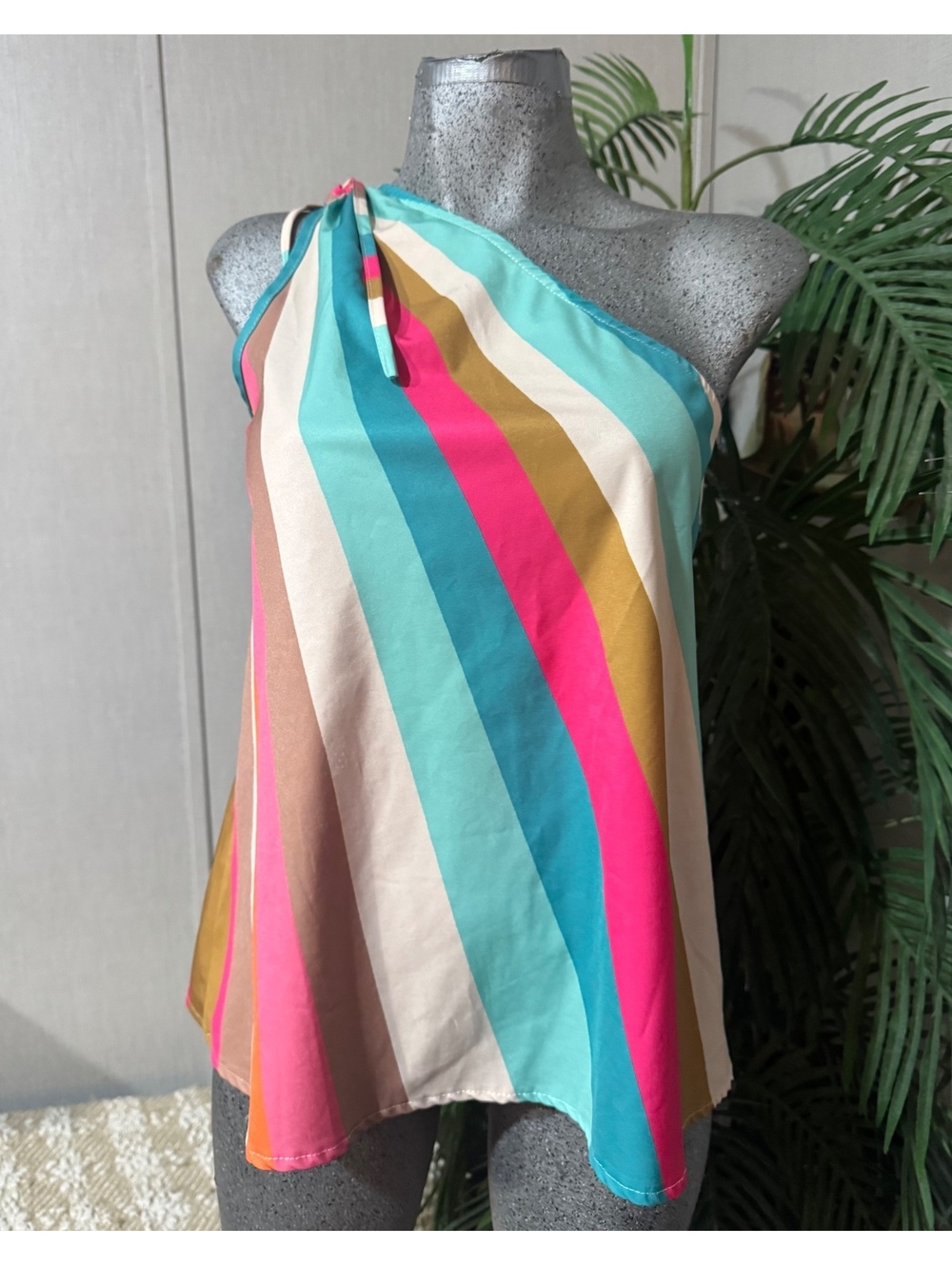 Trendy striped one-shoulder top, size L